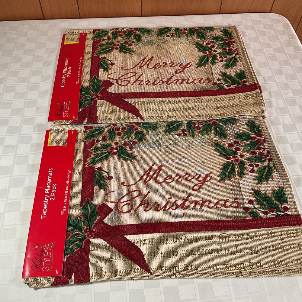 💜 New 4 pc Christmas tapestry placemats